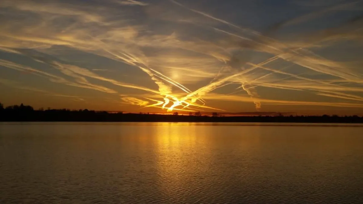 Закат над водохранилищем